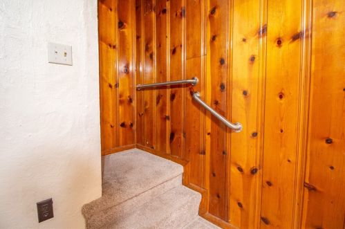 2123 Lloyd Ave, Pittsburgh PA 15218-1734 exterior