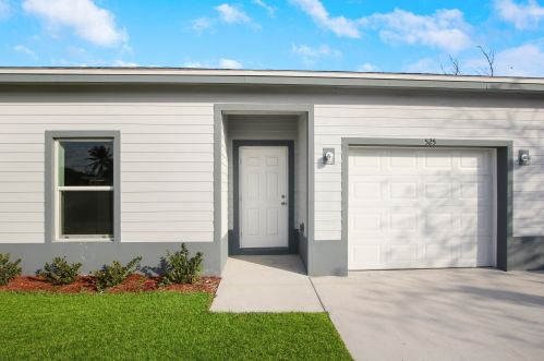 525 12th Ave, Boynton Beach, FL 33435-3059