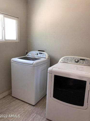 5647 14 Ave, Phoenix AZ 85023-2526 exterior