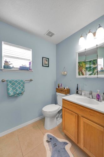 211 Kestor Dr, Fort Pierce FL 34953-5426 exterior