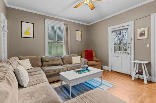 30 Gould St, Middletown RI 02840-2144 exterior