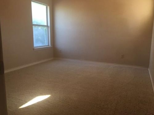 903 Canal St, Irving TX  75063-4688 exterior