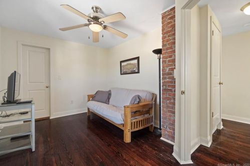 625 Naugatuck Ave, Milford CT 06461-4061 exterior