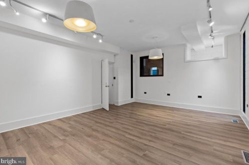 5171 Macarthur Blvd, Washington DC 20016-3315 exterior