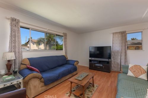 710 Oleander Dr, Oxnard, CA 93033-4409
