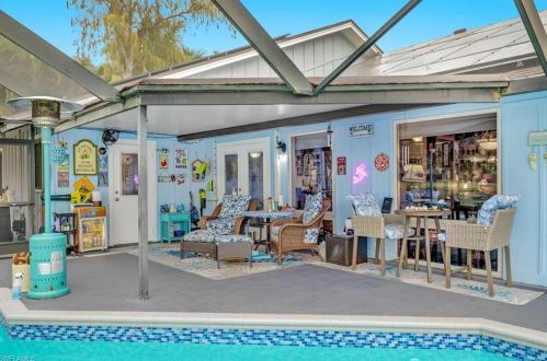 2524 Kings Lk Blvd, Naples FL 34112-5456 exterior