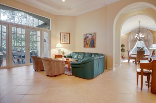 6904 Molakai Cir, Boynton Beach FL 33437-7030 exterior