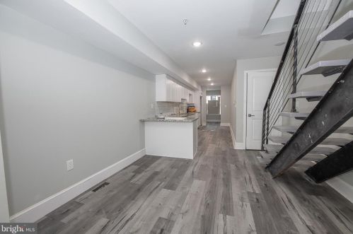 2122 2nd St, Philadelphia PA 19147-3802 exterior