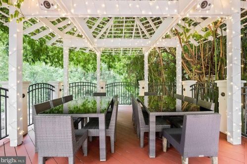 11705 Centurion Way, Rockville MD 20854-6419 exterior