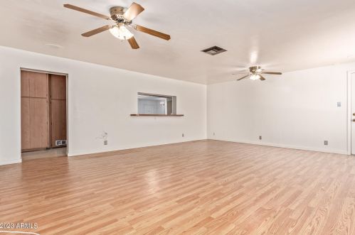 8301 28th Dr, Phoenix AZ 85051-8464 exterior