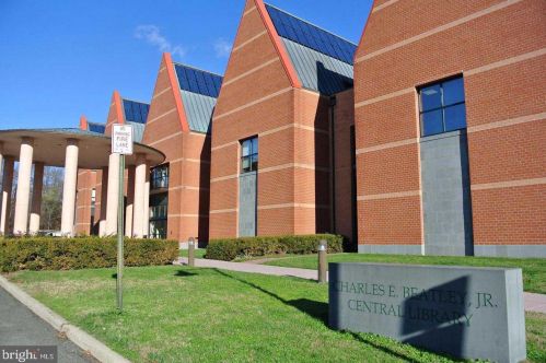 1 Canterbury Sq, Alexandria VA 22304-3073 exterior