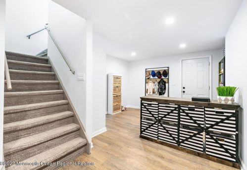 284 Pelican Rd, Middletown NJ 07748-3040 exterior