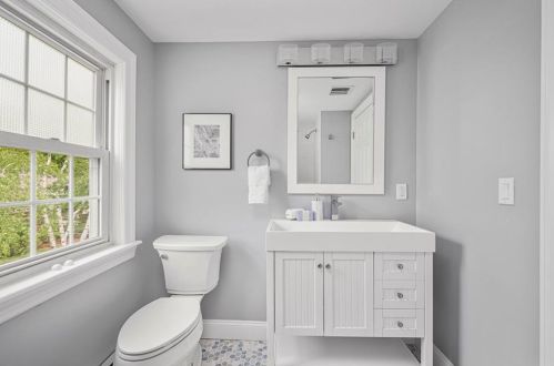 4 Mount Ave, Providence RI  02906-3410 exterior