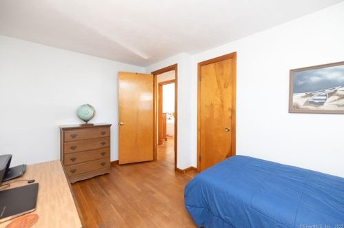 15 Bright St, Enfield CT 06082-5101 exterior