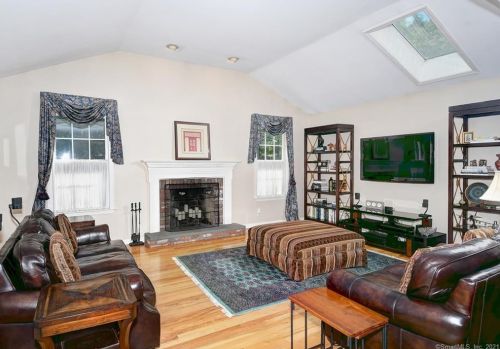 789 Ridgebury Rd, Ridgefield CT 06877-1407 exterior