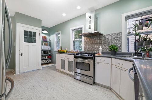 3019 Smt Ave, Milwaukee WI 53211-3463 exterior