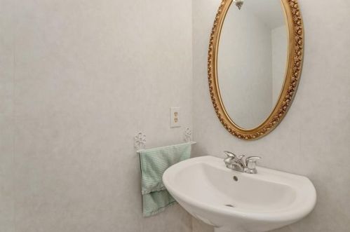 113 Thornberry Dr, Pittsburgh PA 15237-3349 exterior