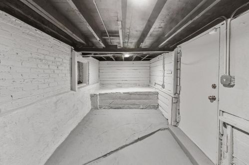 2623 Monticello Ave, Chicago IL 60618-5321 exterior