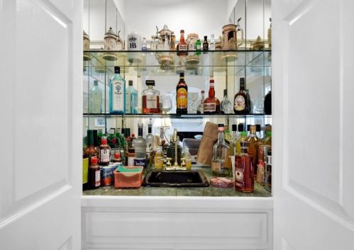 310 Berwicke Cmn, Atlanta GA 30342-2856 exterior