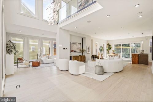 5416 Nevada Ave, Washington DC  20015-1728 exterior