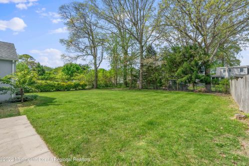 246 Eastham Rd, Point Pleasant Beach NJ 08742-2010 exterior