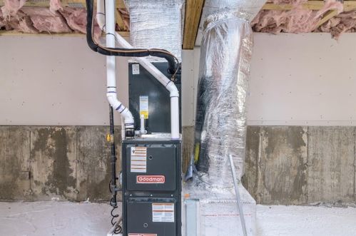 84 Glenham St, Providence RI 02907-1247 exterior