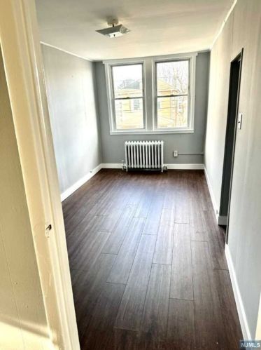 51 Shaler Ave, Fairview NJ  07022-2111 exterior