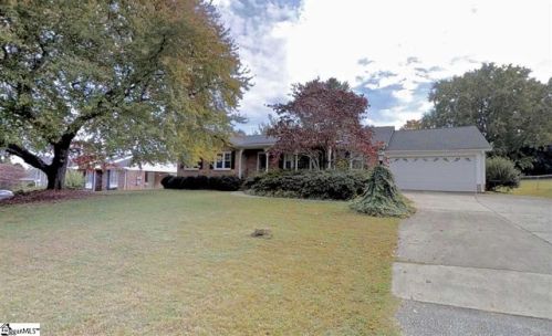 324 Mimosa Dr, Greenville, SC 29615-1941