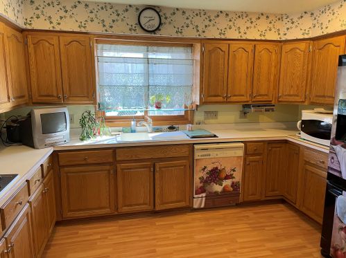 2025 Clayton Crst Ave, Milwaukee WI 53221-3732 exterior