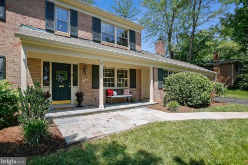 7412 Admiral Dr, Alexandria, VA 22307-2011