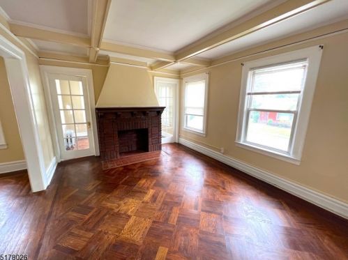 102 Lincoln St, Montclair NJ  07042-4404 exterior