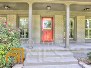 5575 Lake Forrest Dr, Atlanta GA  30342-1032 exterior