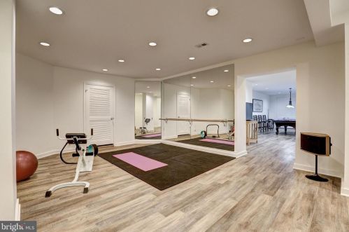 9832 Avenel Farm Dr, Rockville MD 20854-5410 exterior