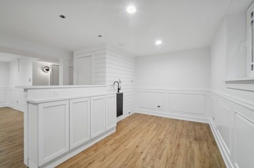 6300 Leroy Ave, Chicago IL  60646-4814 exterior