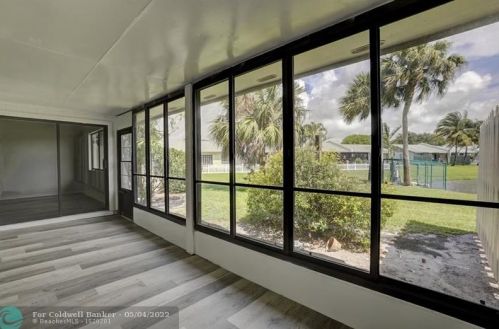 3 Mayfair Ln, Boynton Beach FL 33426-7717 exterior