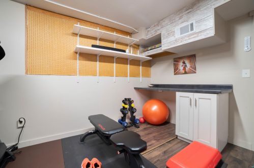 517 6 St, Duluth MN 55806-2411 exterior