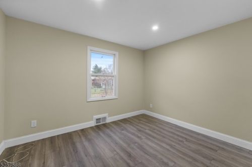 114 Woodlawn Ave, Bridgewater NJ 08807-2031 exterior