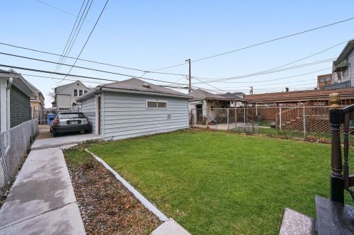 2230 Kenneth Ave, Chicago IL 60652-3531 exterior