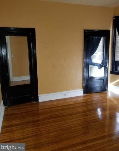 114 49 St, Philadelphia PA 19143-4411 exterior