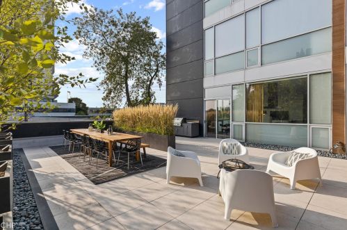 2157 Division St, Chicago, IL 60622-8219