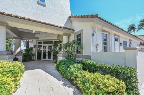 161 Colonade Cir, Naples FL 34103-8720 exterior