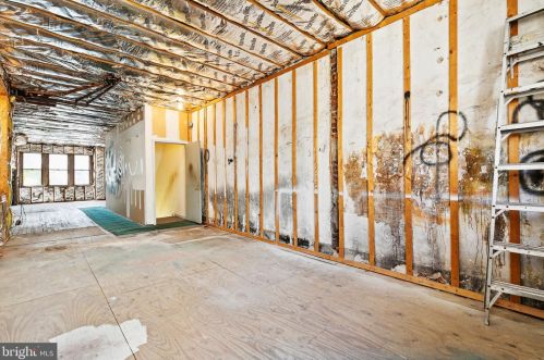 735 Bainbridge St, Philadelphia PA 19147-2008 exterior