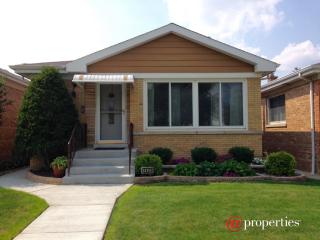 7420 Oconto Ave, Chicago, IL 60631-4440