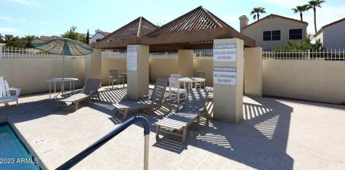 2338 Evans Dr, Phoenix AZ 85032-5461 exterior