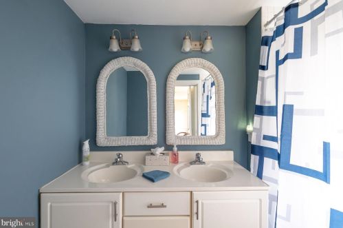 15 Delaware Ave, Trenton NJ 08628-2002 exterior