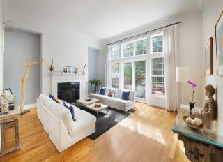 668 232nd St, Bronx NY  10466-2985 exterior