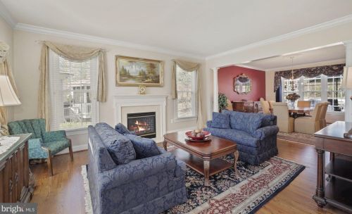 7001 Highland Mdw Ct, Alexandria VA 22315-3963 exterior