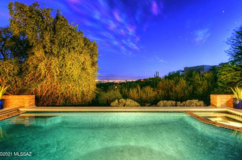 4941 Circulo Sobrio, Tucson, AZ 85718-6061