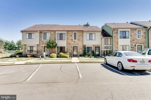 22 Topaz Ln, Trenton NJ  08690-3614 exterior