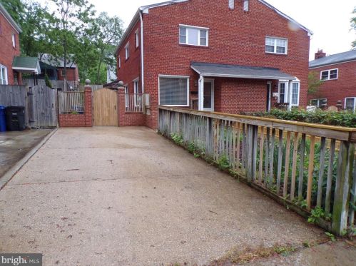 133 Taylor Run Pkwy, Alexandria VA  22314-4978 exterior